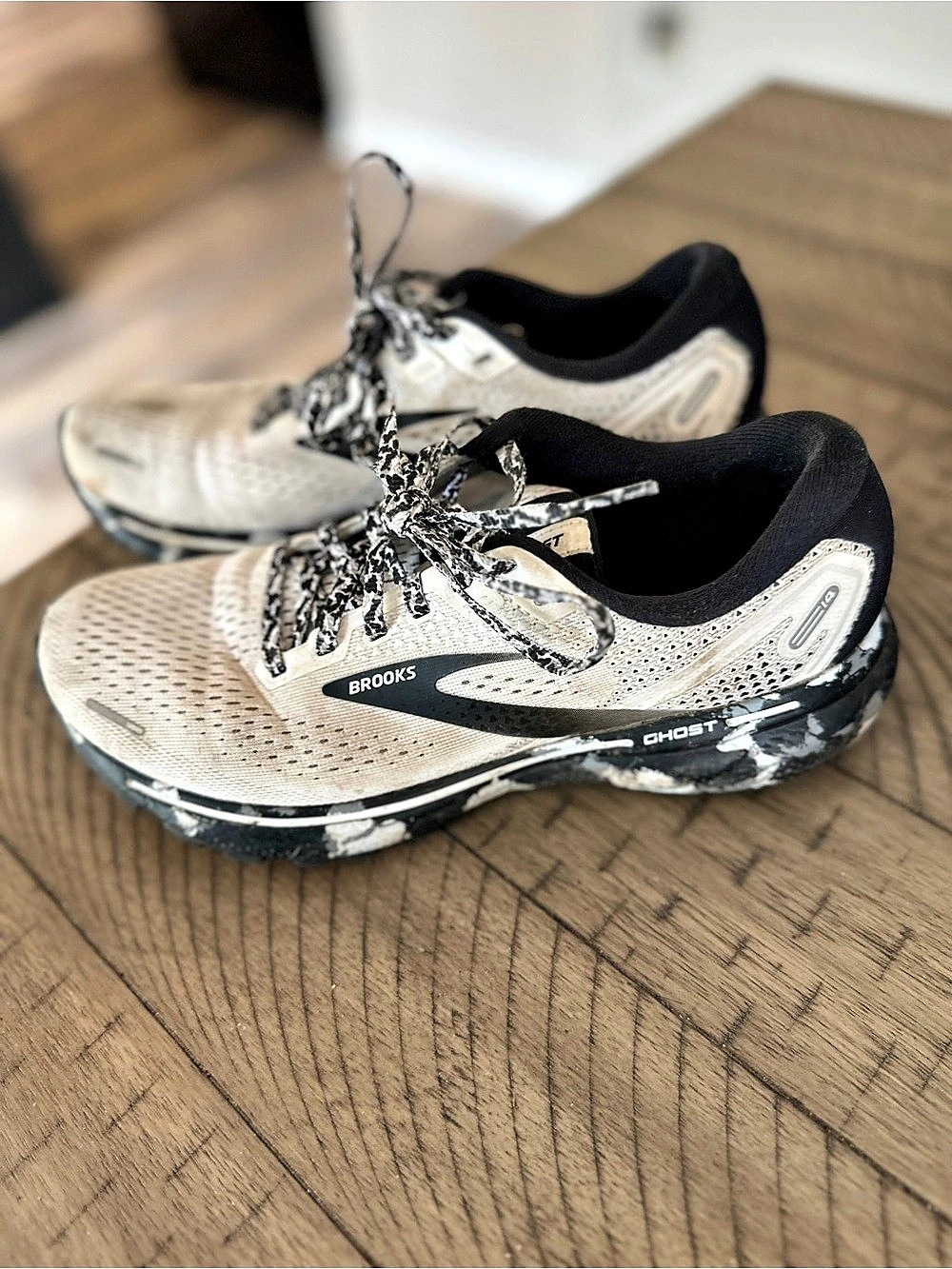 Used and well worn Brooks Ghost Women's Running Sneakers, size 7